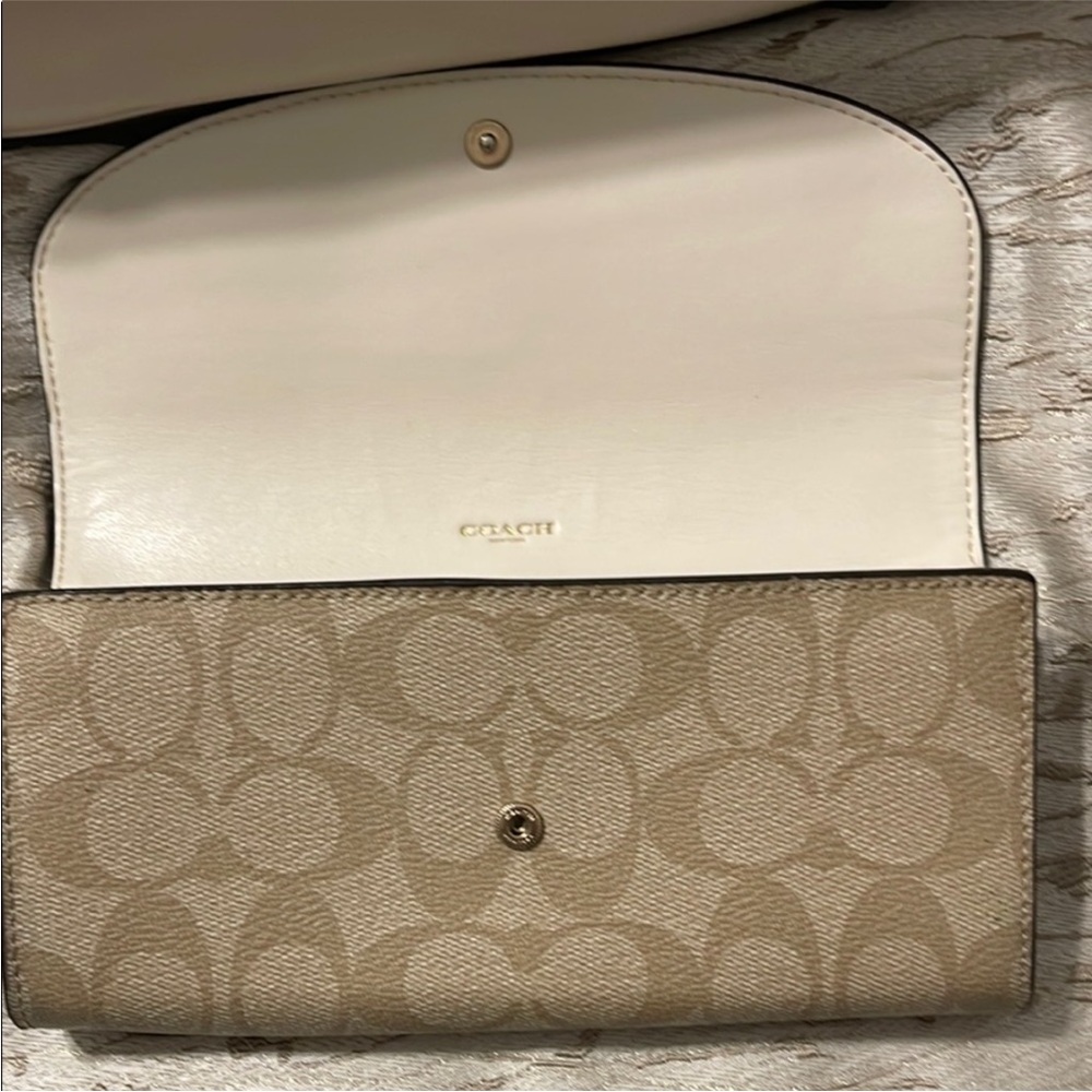 Coach Tan and Cream Shoulder Bag - Picture 8 of 8